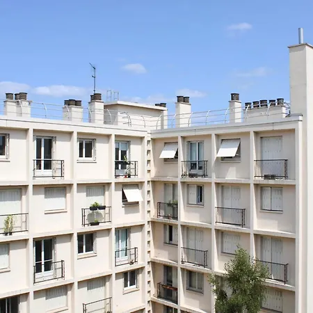 Bright With Balcony - 6 People * Clichy